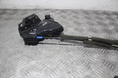 Замок правый перед дверь toyota corolla verso e120 фото №1