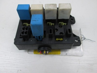 Hyundai h1 коробка запобіжників 918704a000 фото №1