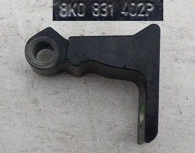 Петля двері правий vw golf vii 8k0831402p фото №1
