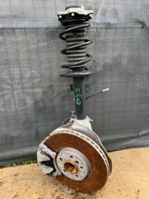 Поворотный кулак левая амортизационная стойка bmw x1 u11 pń фото №1