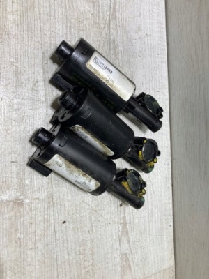 Моторчик сидіння перед 571092 mercedes ml w163 фото №1