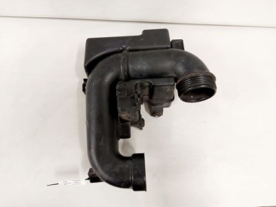 Hyundai i40 1.7crdi резонатор воздуха воздухозаборник фото №1