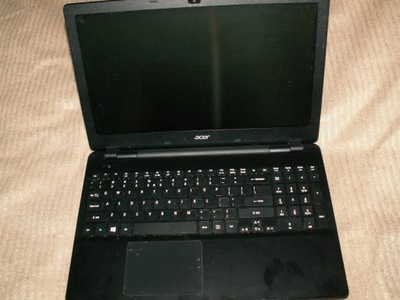 Laptop ACER E5-571 15,6 " Intel Core i3 4 GB / 1000 GB