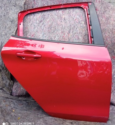 Peugeot 208 дверь правое задняя фото №1