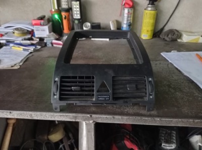 Vw touran i 1t - решітка обдув 1t2819728a фото №1