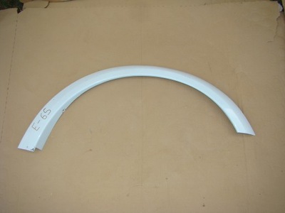 Volvo c30 lift .накладка права перед .e65 фото №1