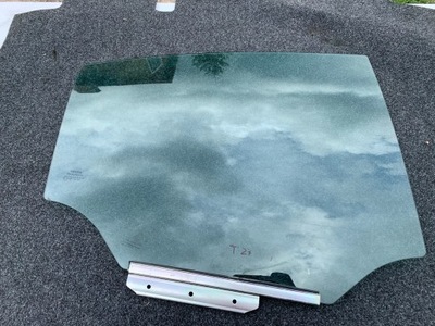 Toyota avensis t27 скло правий задня фото №1