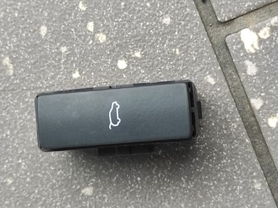 Перемикач кнопка кришки багажника audi 4l1959831 фото №1