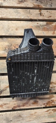 Maserati levante інтеркулер лівий 6700032141 фото №1