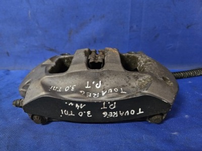 Супорт гальма правий задній vw touareg 2 3.0 tdi фото №1