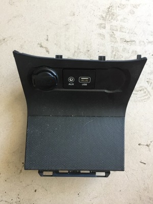 Hyundai i20 ii 14- панель usb aux прикурювач фото №1