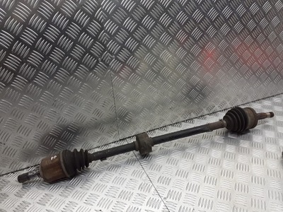 Привідний вал права передня nissan primera p12 1.8 фото №1