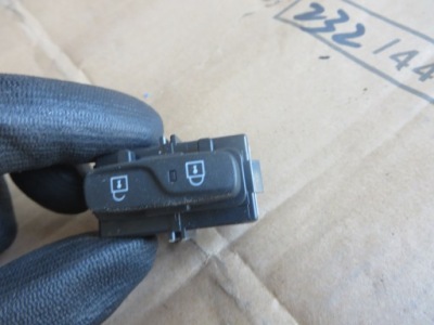 Volvo v40 ii переключатель замка центрального 31376499 s60 ii x фото №1