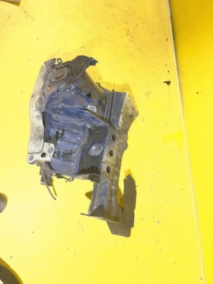 Renault clio iii лонжерон правый перед фото №1