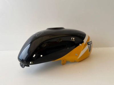 Triumph trident 660 накладка накладка бака оригинал фото №1