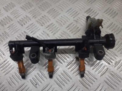 Молдинг упорскування toyota yaris 2 1.0 фото №1