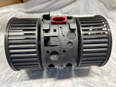 Вентилятор обдув воздуходувка renault megane iii оригинальный номер 272104937r t1001277n фото №1