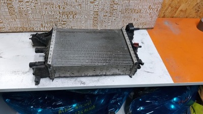 Радіатор повітря інтеркулер renault dacia logan duster 214106421r фото №1