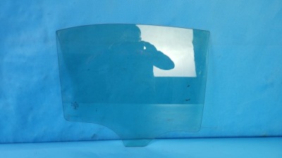 Mercedes w205 c220 16r стекло правый задняя rok 2015 sedan фото №1