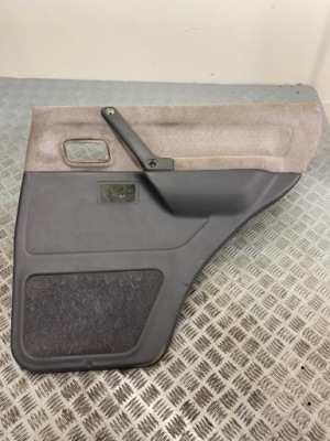 Обивка дверь правый задняя mitsubishi pajero ii 5d classic mr776444 фото №1