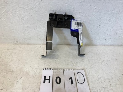 Volvo xc40 кронштейн акумулятор 18 - фото №1