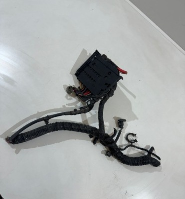 Клемма плюсовая предохранители av6t-14a067-bc ford kuga mk2 connect mk2 focus фото №1