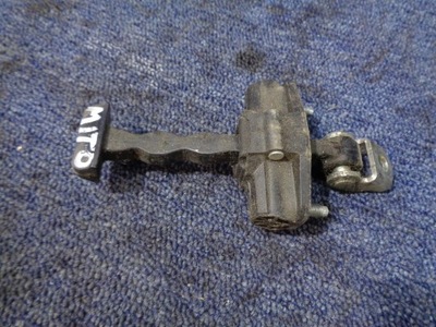 Обмежувач двері alfa romeo mito 2008- передній фото №1