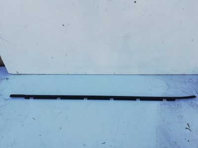 Молдинг уплотнитель правый перед kia ceed ii 12-16 фото №1