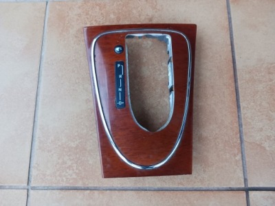 Панель рамка выборщик mercedes w211 a2116808436 фото №1