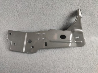 Audi a1 82a кронштейн крыла правый 82a821136 фото №1