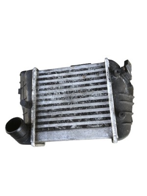 Інтеркулер лівий audi a4 b7 8e0145805ad фото №1