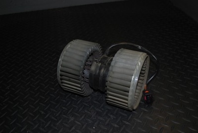 Повітродувка обігрівача audi a8 d3 0130111047 фото №1