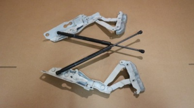 Volvo v60 18r- петля капот левый фото №1