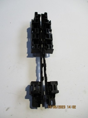 Напрямна кронштейн поріг tesla x 1053726-00-b фото №1