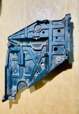 Направляющая лампы левый porsche panamera 97063107302 фото №1