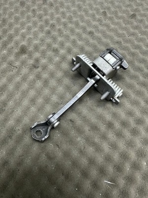 9181p2 ограничитель дверь левый перед peugeot partner фото №1