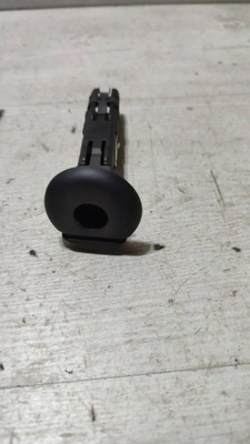 Volkswagen scirocco 2013 кронштейн подголовник фото №1