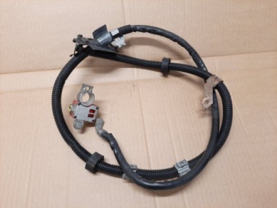 Клема плюсова mercedes c w204 lift 2044402613 фото №1