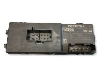 Audi q3 f3 83a модуль кришки багажника 5q0959107s фото №1