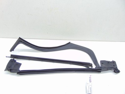 Прокладка двері ліва задня porsche taycan 3 ущільнювачі фото №1