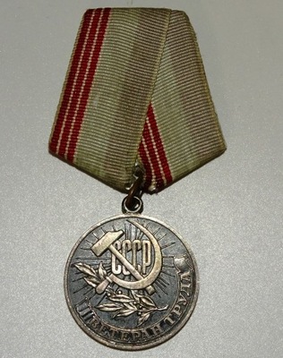 Oryginalny sygnowany Medal Weteran Pracy ZSRR