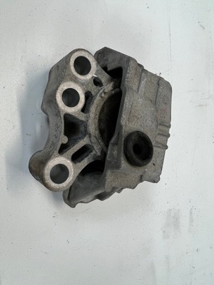 Jeep compass ii 2.0 подушка кронштейн двигателя фото №1