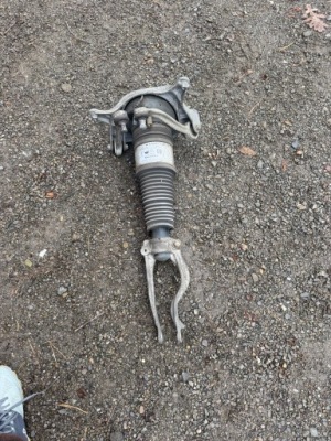 Амортизатор пневматичний porsche macan 95b616039 фото №1