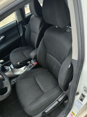 Сиденье левый перед toyota auris 2010 040 фото №1