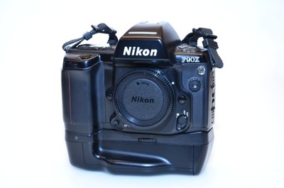 Aparat Nikon F90X + MB-10