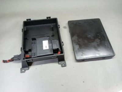 Audi a3 8p корпус модуля bluetooth 8p0035619c фото №1