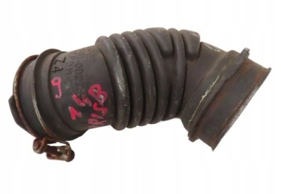 Труба воздуха toyota auris i 1.4 бензин 2006-2012 rok 17881-0d220 фото №1