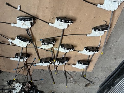 Замок sprinter дверь перед правый a9077200300 фото №1