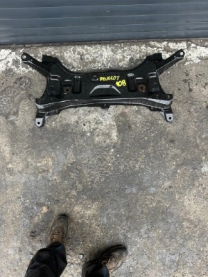 Peugeot 108 toyota aygo ii citroen c1 балка подрамник подрамник фото №1