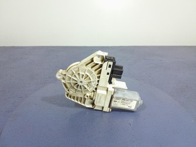 Audi q7 4m моторчик шторка багажника 4m0863560 фото №1